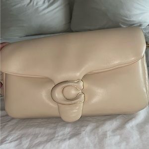 Coach pillow tabby 26 Ivory
